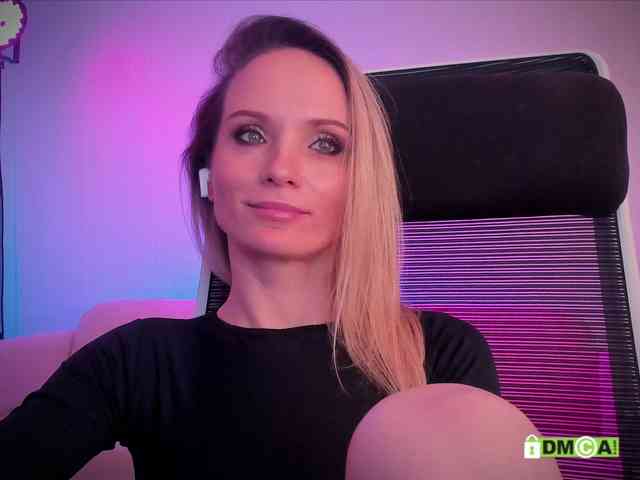 Louise_Dance webcam