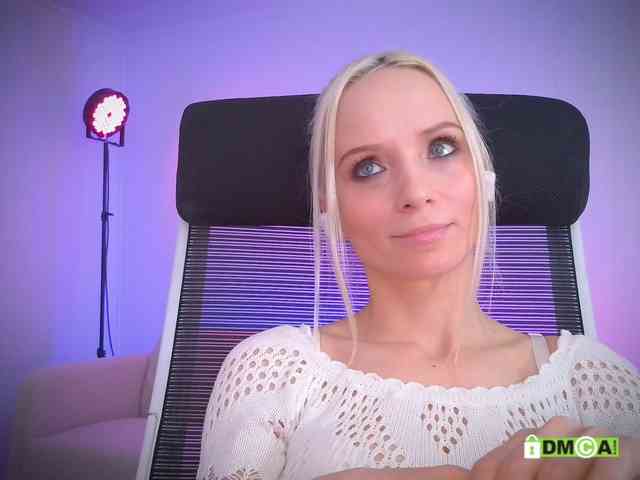 Louise_Dance webcam
