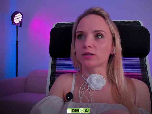 purple-love Live Webcam on BongaCams