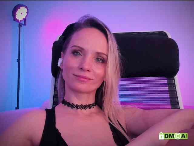Louise_Dance webcam