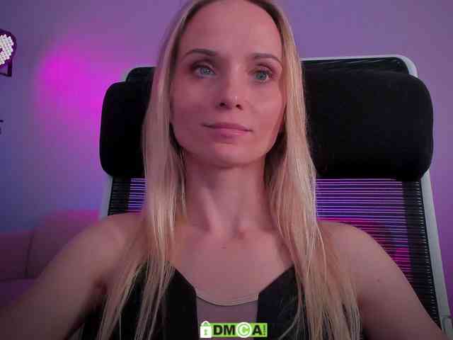 purple-love Live Webcam on BongaCams