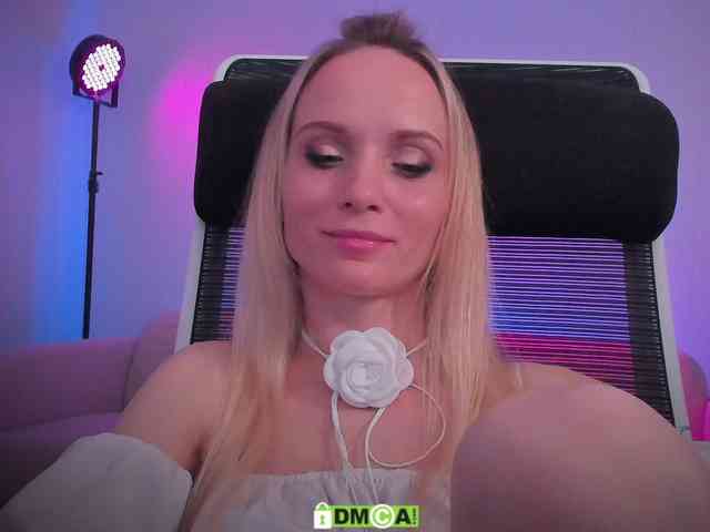 Louise_Dance webcam