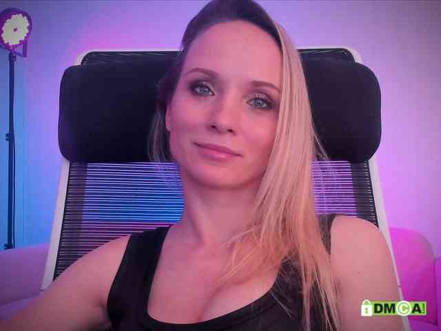 Louise_Dance webcam