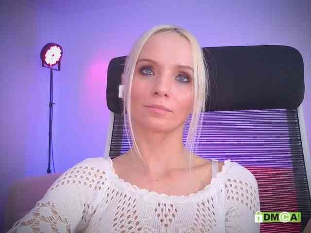 Louise_Dance webcam