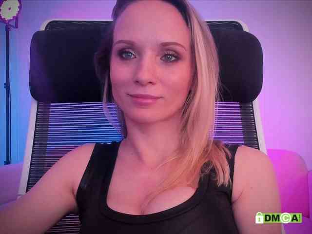 Louise_Dance webcam
