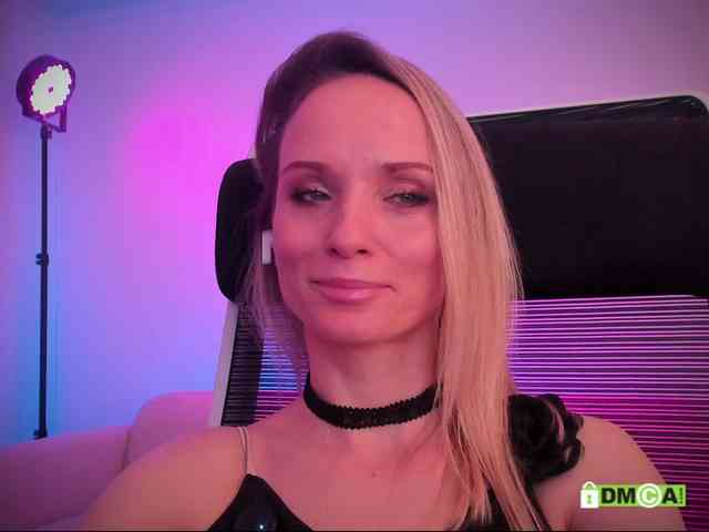 Louise_Dance webcam