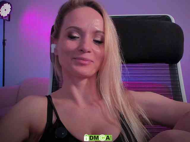 Louise_Dance webcam