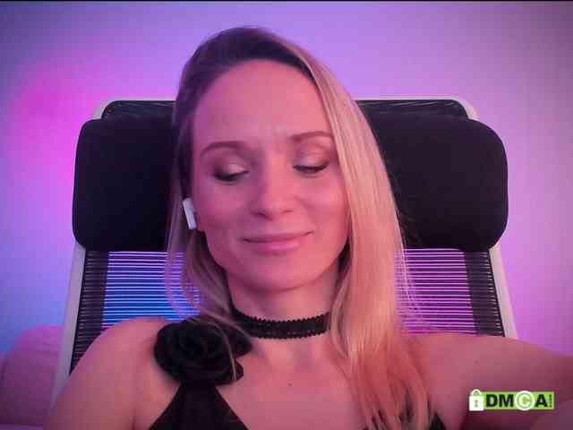 Louise_Dance webcam