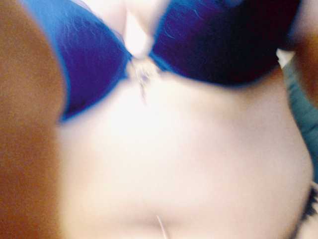 hotmiamix's BongaCams show and profile