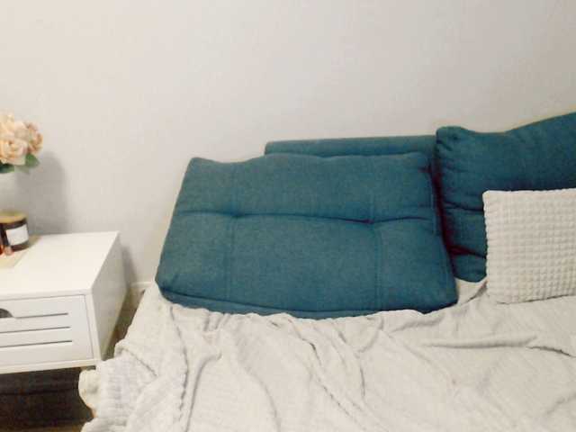 hotmiamix's BongaCams show and profile