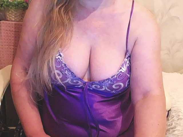  Lady-Erata chat room