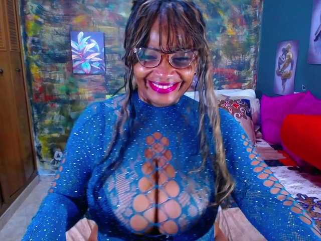 le modèle AdaBlake est en webcam porno dans un show sur le site bongacams, il possède les tags suivants: Ebony,Blonde,Shaved