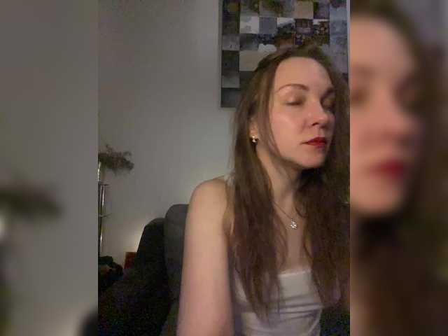 Alisasqrl's BongaCams show and profile