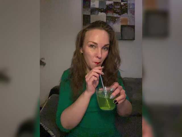 Alisasqrl's BongaCams show and profile