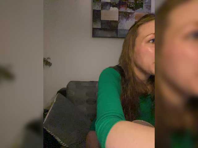 Alisasqrl's BongaCams show and profile