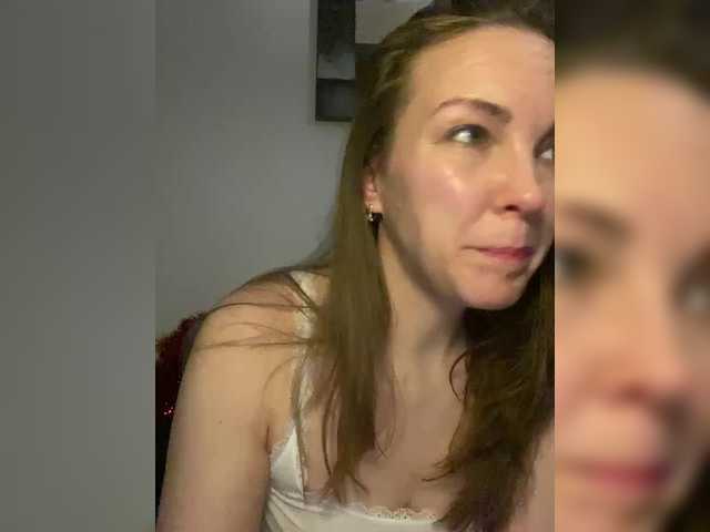 Alisasqrl's BongaCams show and profile