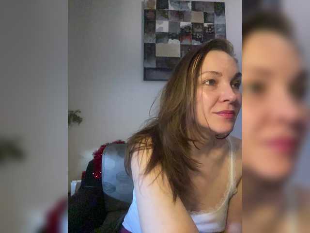 Alisasqrl's BongaCams show and profile