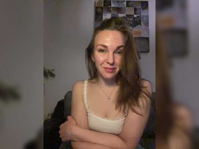 Alisasqrl's BongaCams show and profile