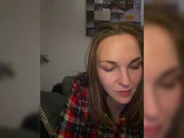 Alisasqrl's BongaCams show and profile