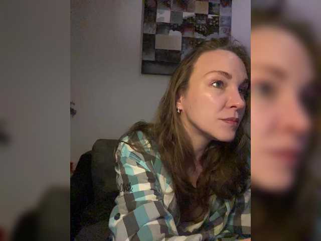 Alisasqrl's BongaCams show and profile