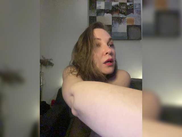 Alisasqrl's BongaCams show and profile