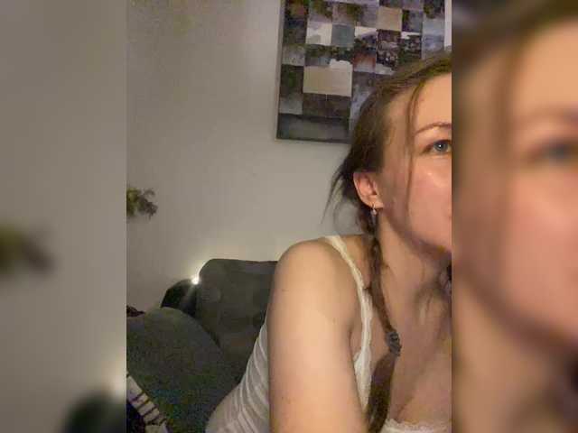 Alisasqrl's BongaCams show and profile