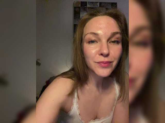 Alisasqrl's BongaCams show and profile