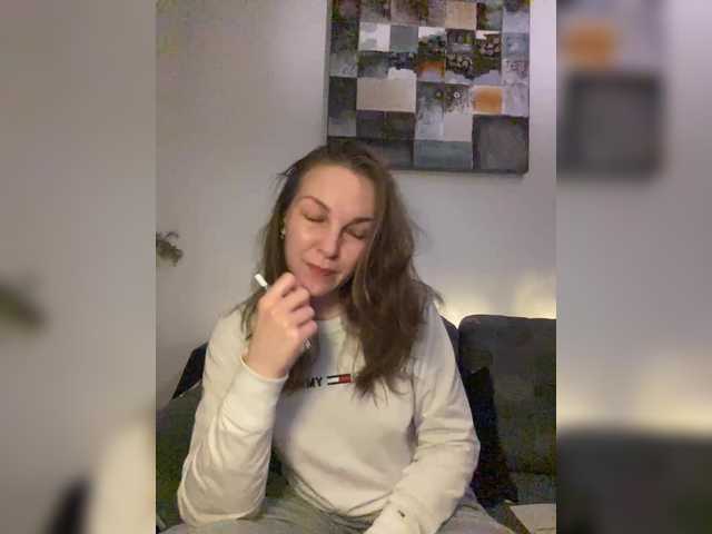 Alisasqrl's BongaCams show and profile