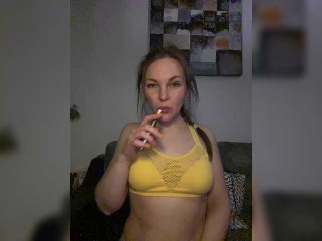 Alisasqrl's BongaCams show and profile