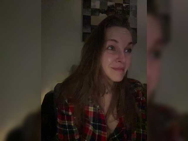 Alisasqrl's BongaCams show and profile