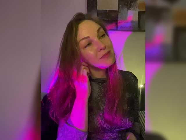 Alisasqrl's BongaCams show and profile