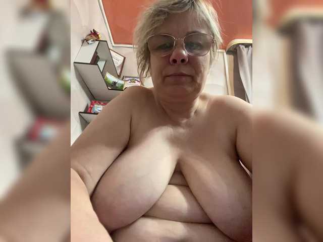 Sexi45's BongaCams show and profile