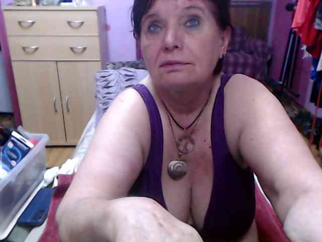Elmira63 Live Webcam on BongaCams
