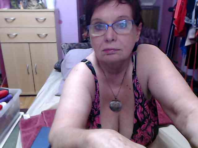 Elmira63 Live Webcam on BongaCams