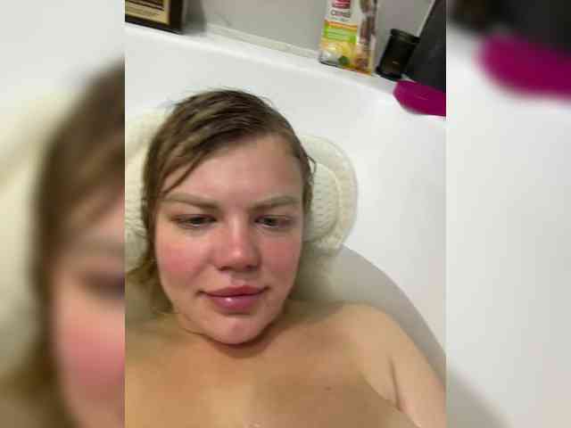 LoveMarin webcam