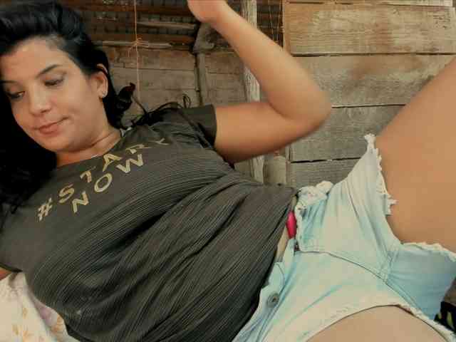 curvyana webcam