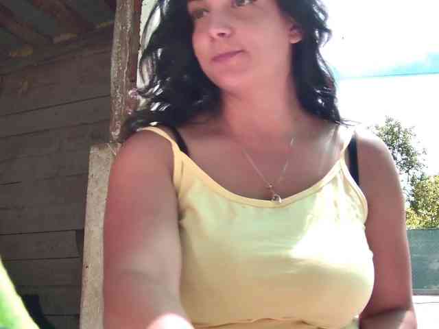 curvyana webcam