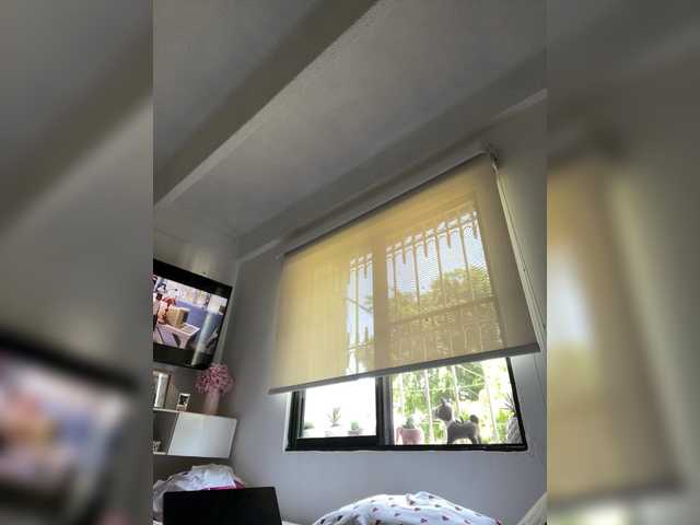 SallyeLeins's BongaCams show and profile