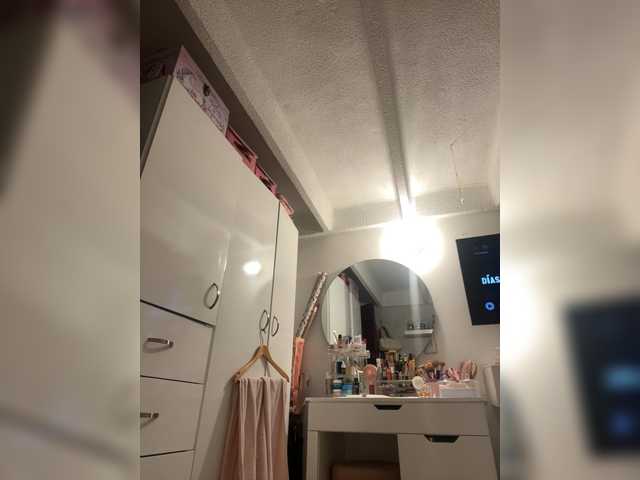 SallyeLeins's BongaCams show and profile