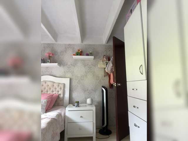 SallyeLeins live cam