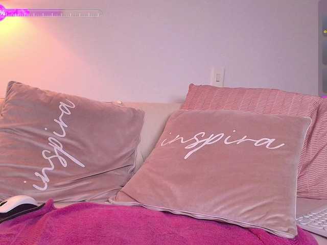 Admire SallyeLeins, she wants to masturbate for you SallyeLeins from BongaCams