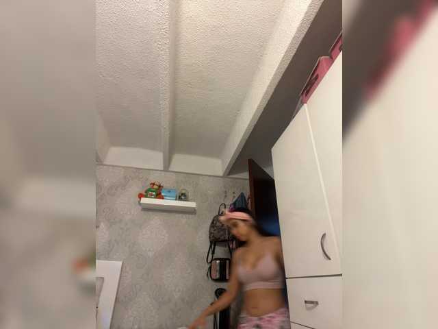 SallyeLeins's BongaCams show and profile