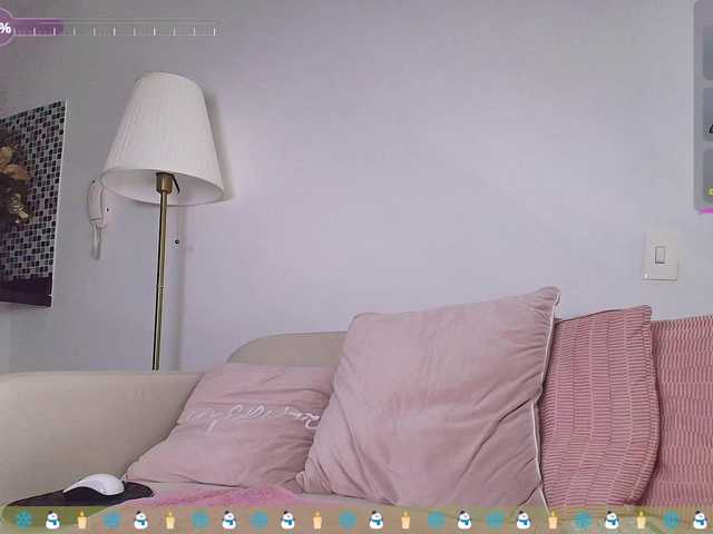 Admire SallyeLeins, she wants to masturbate for you SallyeLeins from BongaCams