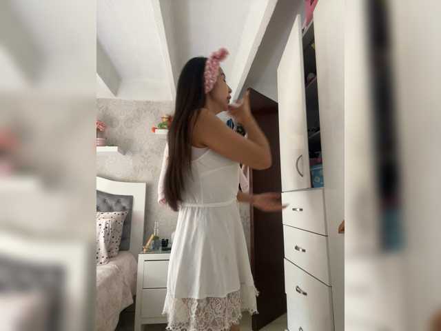 SallyeLeins's BongaCams show and profile