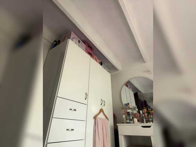 SallyeLeins's BongaCams show and profile