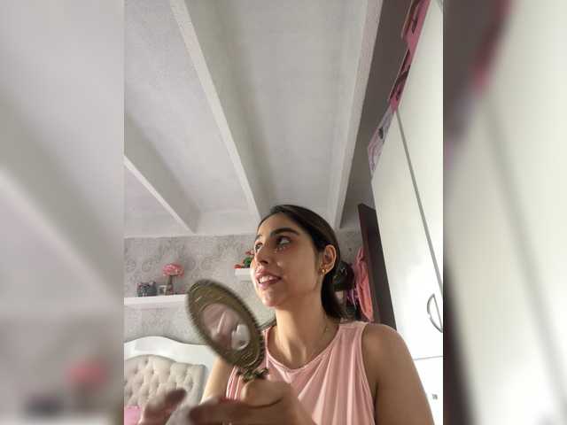 Admire SallyeLeins, she wants to masturbate for you SallyeLeins from BongaCams