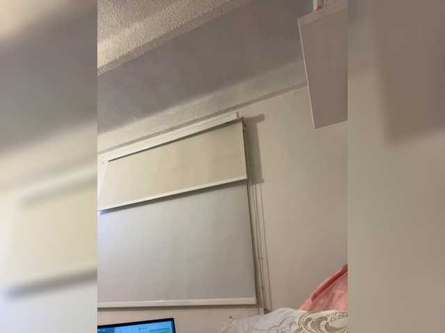 Young SallyeLeins - amazing, passionate and ready to satisfy SallyeLeins from BongaCams