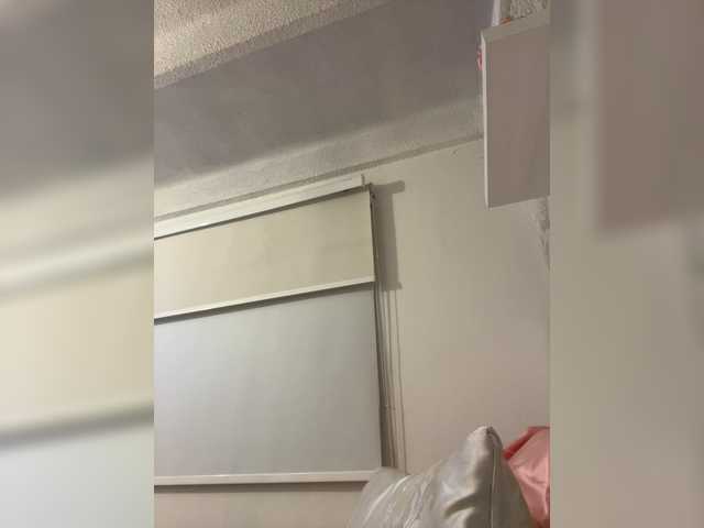 Young SallyeLeins - amazing, passionate and ready to satisfy SallyeLeins from BongaCams