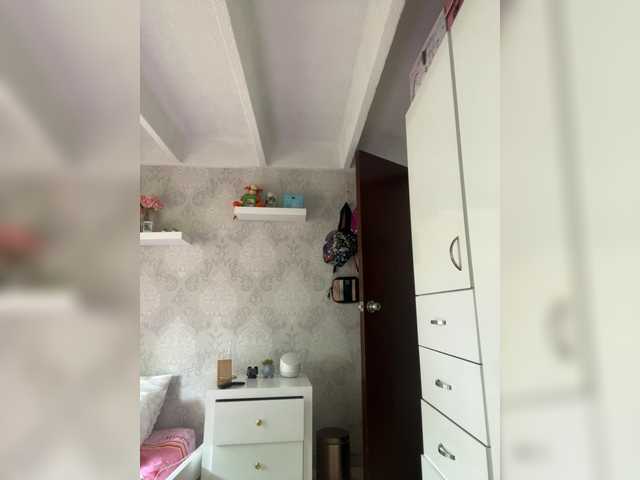 SallyeLeins's BongaCams show and profile