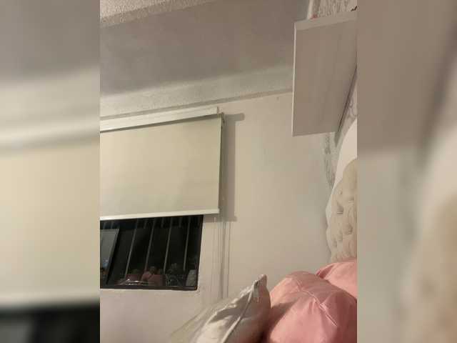 Young SallyeLeins - amazing, passionate and ready to satisfy SallyeLeins from BongaCams